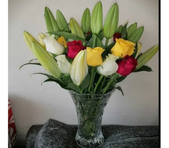 SMILEY LILY VASE